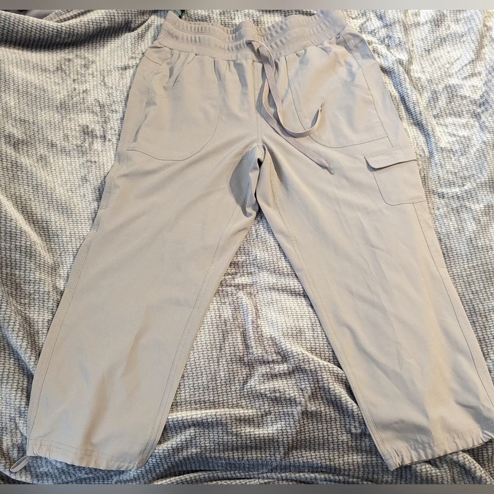RBX active women's relaxed lightweight cargo Capri pants Sz: S